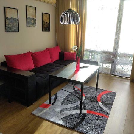 Alex Deluxe Apartments Pantai Sunny Bagian luar foto